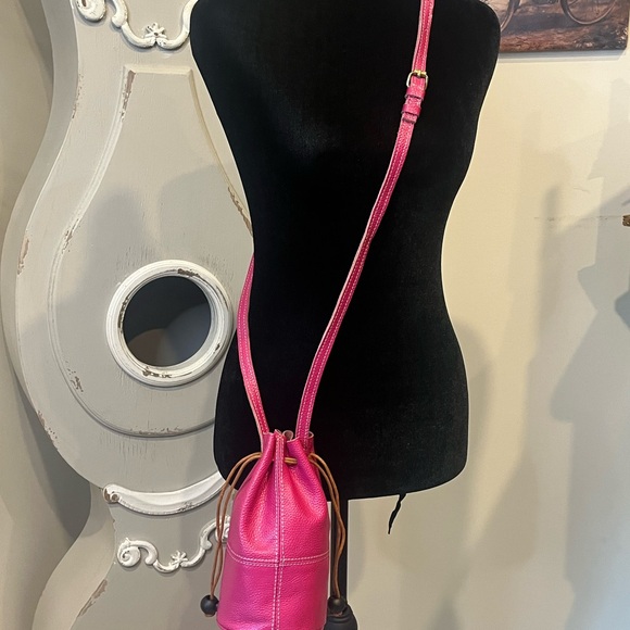 Top Grain Leather Boho Pink Crossbody/Shoulder Drawstring Bucket Pouch Bag NWOT - Picture 3 of 8